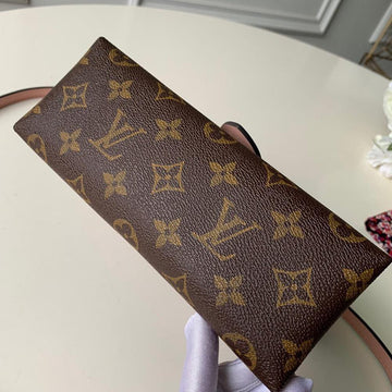 Louis Vuitton LOCKY BB Bag